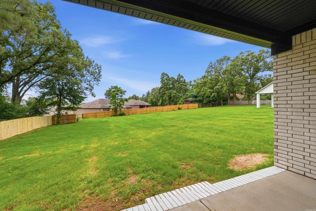 1304 E Maryland Avenue, Sherwood, AR 72120