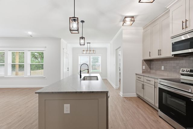 1304 E Maryland Avenue, Sherwood, AR 72120