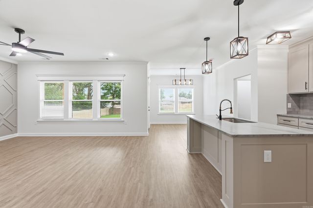 1304 E Maryland Avenue, Sherwood, AR 72120