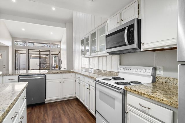 64 April Village, Montgomery, TX 77356