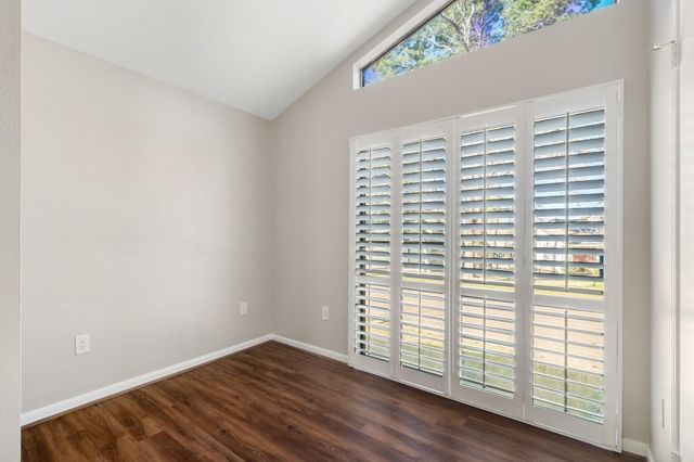 64 April Village, Montgomery, TX 77356