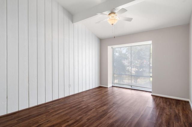 64 April Village, Montgomery, TX 77356