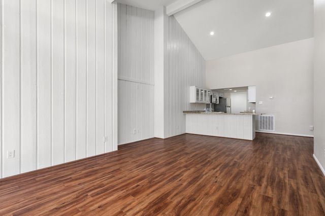 64 April Village, Montgomery, TX 77356