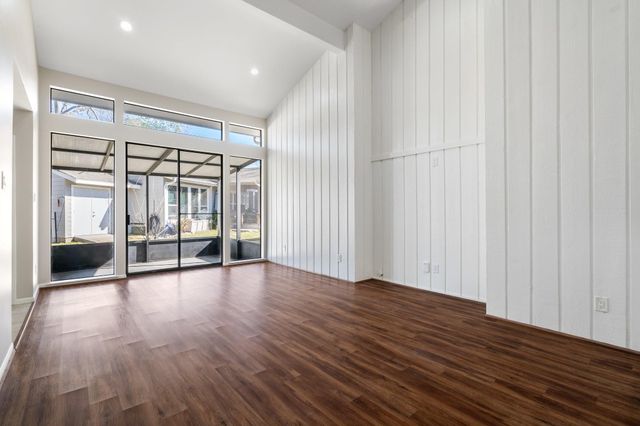 64 April Village, Montgomery, TX 77356