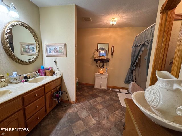 439 Elvira Lane, Winfield, TN 37892