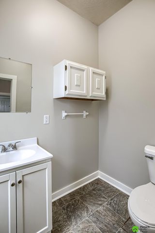 1551 N 32nd Street, Lincoln, NE 68503