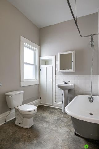 1551 N 32nd Street, Lincoln, NE 68503