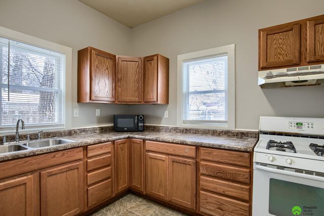 1551 N 32nd Street, Lincoln, NE 68503