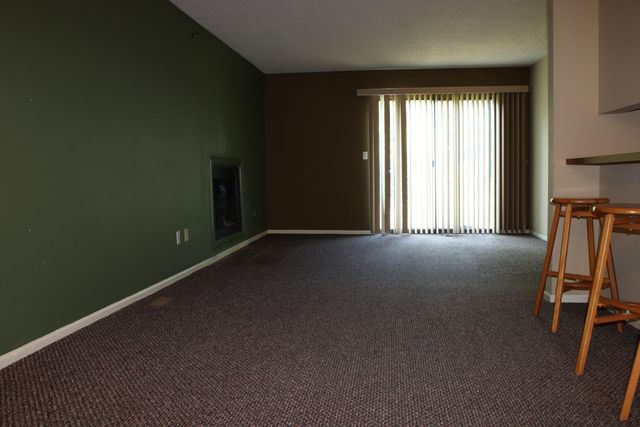 2013 Laura Lane, Chesterton, IN 46304