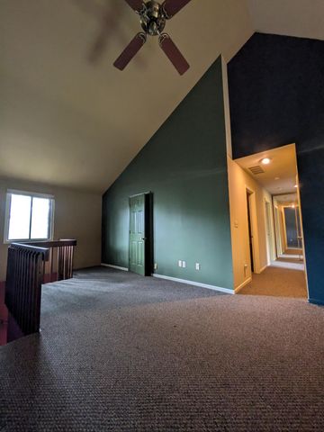 2013 Laura Lane, Chesterton, IN 46304