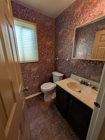 2013 Laura Lane, Chesterton, IN 46304