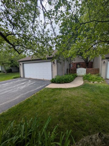 2013 Laura Lane, Chesterton, IN 46304