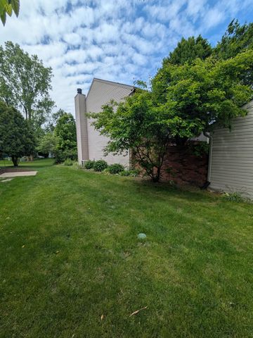2013 Laura Lane, Chesterton, IN 46304