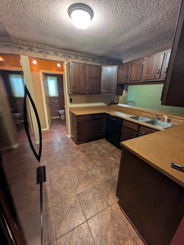 2013 Laura Lane, Chesterton, IN 46304