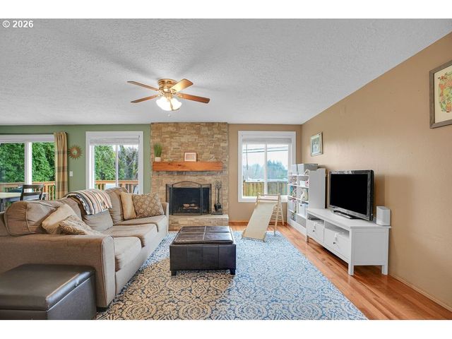 5124 Se APPENINE Way, Milwaukie, OR 97222