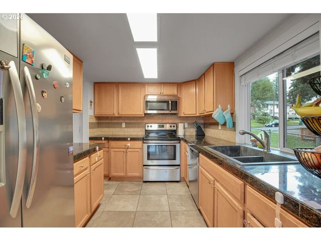 5124 Se APPENINE Way, Milwaukie, OR 97222