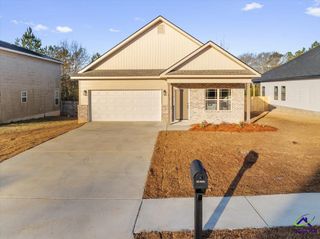 212 Eric Court, Byron, GA 31008