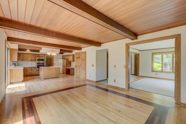 18925 26th Avenue N, Plymouth, MN 55447