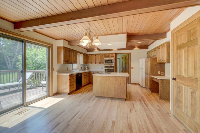 18925 26th Avenue N, Plymouth, MN 55447
