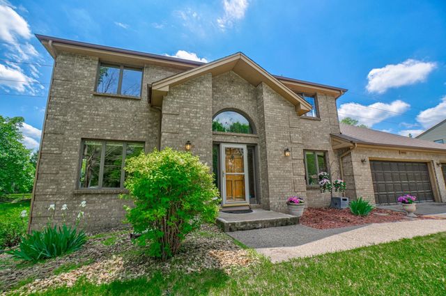 18925 26th Avenue N, Plymouth, MN 55447