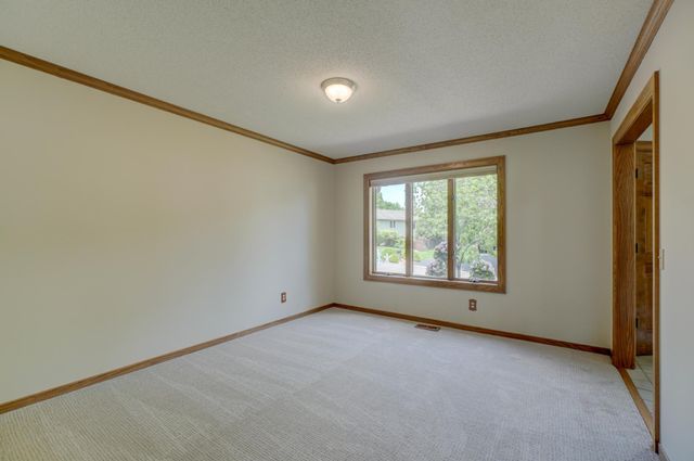 18925 26th Avenue N, Plymouth, MN 55447