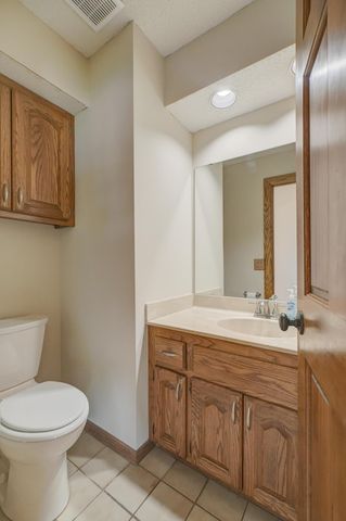 18925 26th Avenue N, Plymouth, MN 55447
