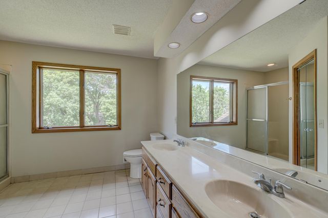 18925 26th Avenue N, Plymouth, MN 55447