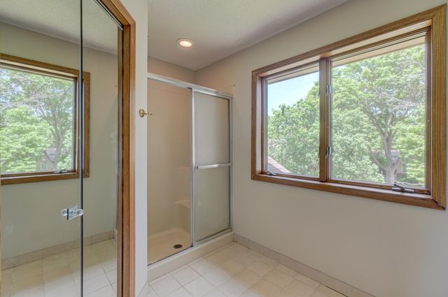 18925 26th Avenue N, Plymouth, MN 55447