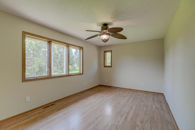 18925 26th Avenue N, Plymouth, MN 55447