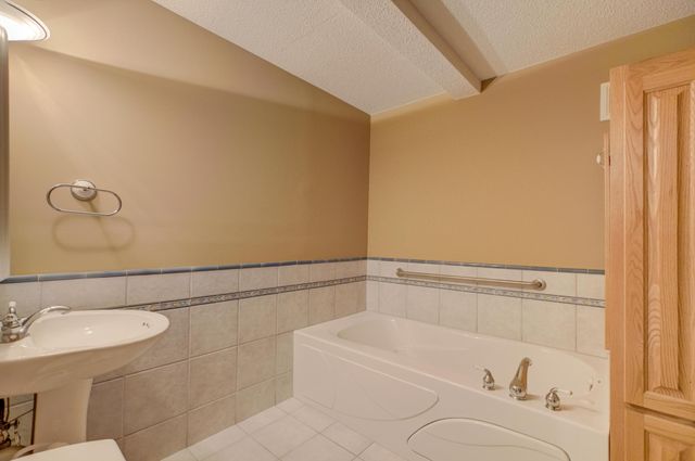18925 26th Avenue N, Plymouth, MN 55447