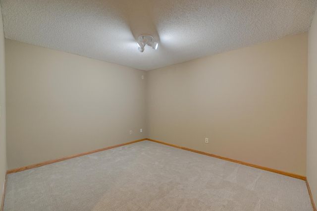 18925 26th Avenue N, Plymouth, MN 55447