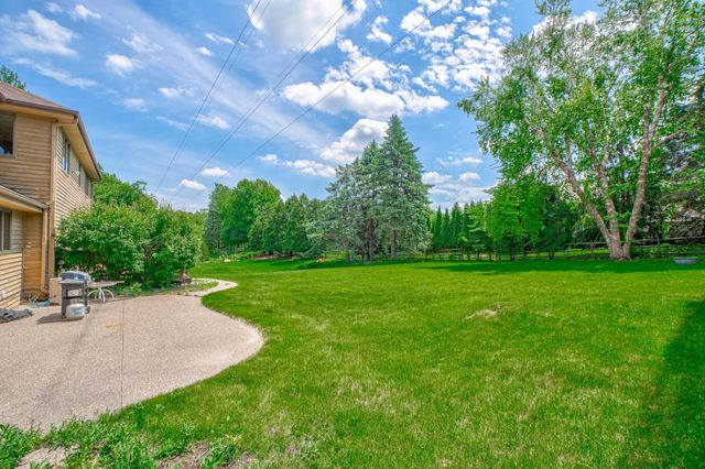 18925 26th Avenue N, Plymouth, MN 55447
