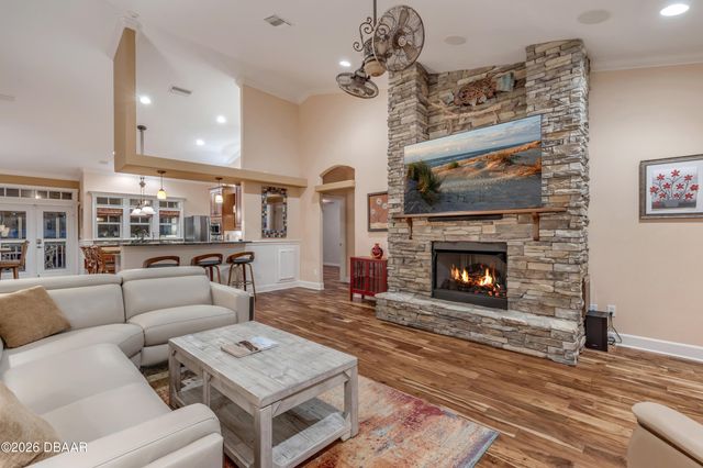 521 S Peninsula Avenue, New Smyrna Beach, FL 32169