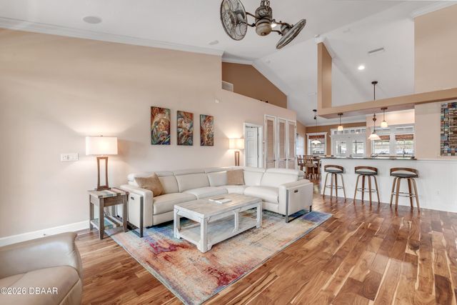 521 S Peninsula Avenue, New Smyrna Beach, FL 32169