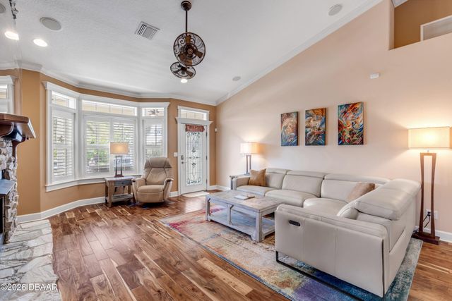 521 S Peninsula Avenue, New Smyrna Beach, FL 32169