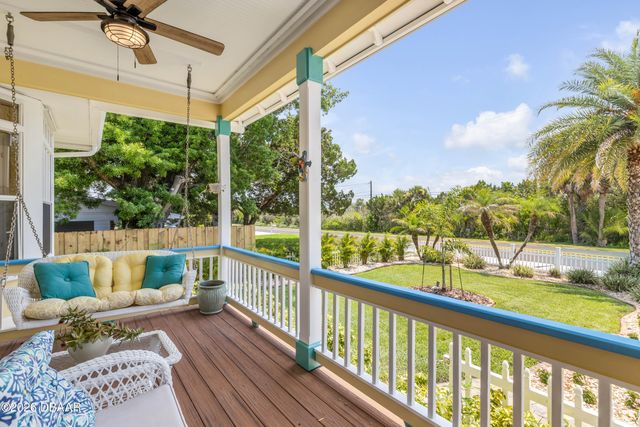 521 S Peninsula Avenue, New Smyrna Beach, FL 32169