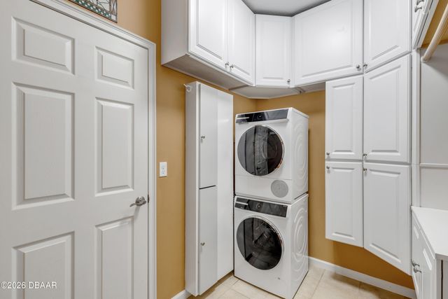 521 S Peninsula Avenue, New Smyrna Beach, FL 32169