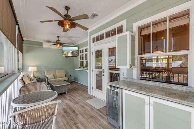 521 S Peninsula Avenue, New Smyrna Beach, FL 32169