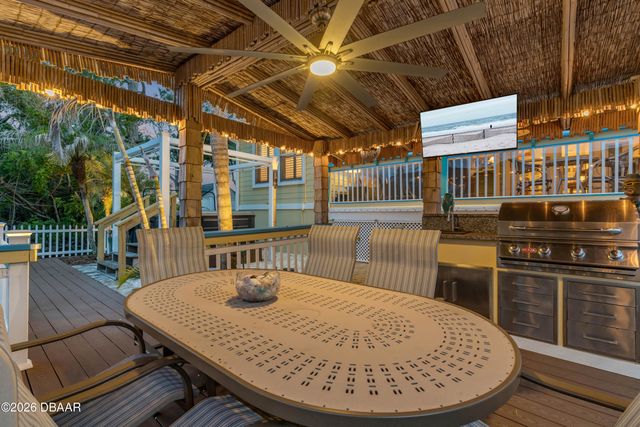 521 S Peninsula Avenue, New Smyrna Beach, FL 32169