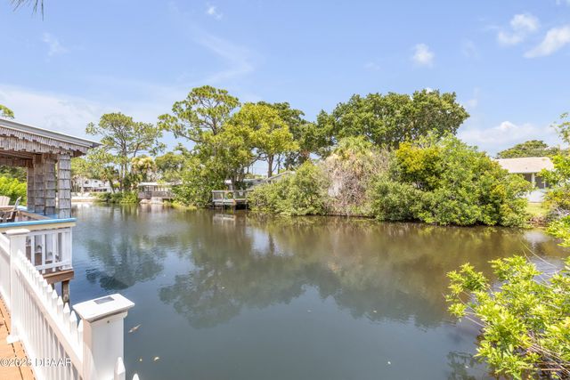 521 S Peninsula Avenue, New Smyrna Beach, FL 32169