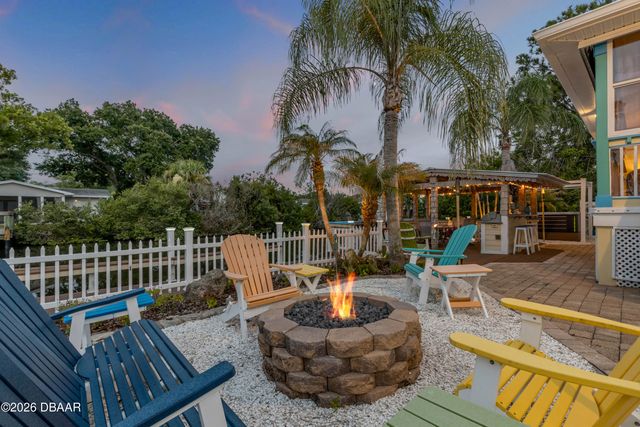 521 S Peninsula Avenue, New Smyrna Beach, FL 32169