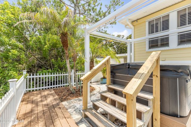 521 S Peninsula Avenue, New Smyrna Beach, FL 32169