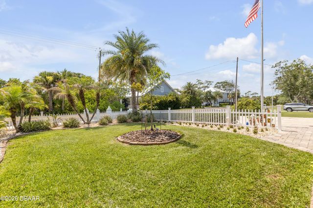 521 S Peninsula Avenue, New Smyrna Beach, FL 32169