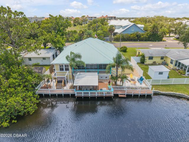 521 S Peninsula Avenue, New Smyrna Beach, FL 32169