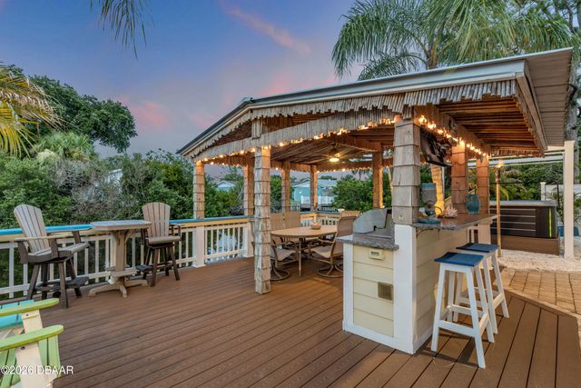 521 S Peninsula Avenue, New Smyrna Beach, FL 32169