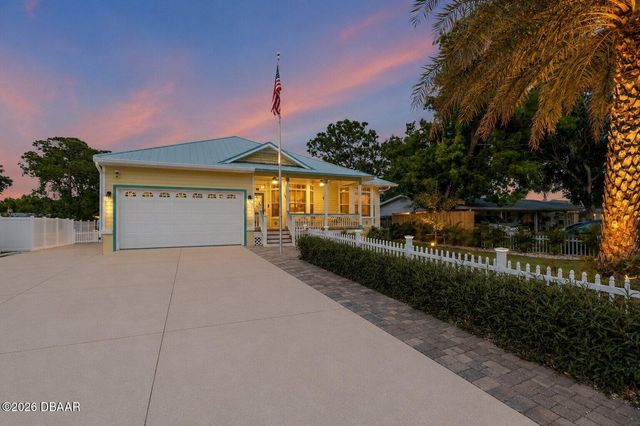 521 S Peninsula Avenue, New Smyrna Beach, FL 32169