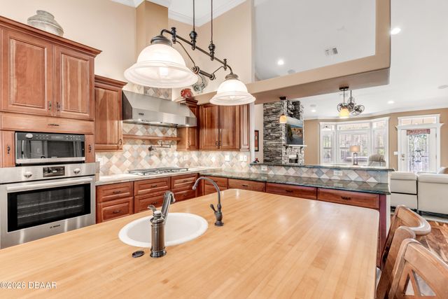 521 S Peninsula Avenue, New Smyrna Beach, FL 32169