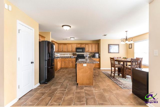 206 Staffordshire Avenue, Warner Robins, GA 31088