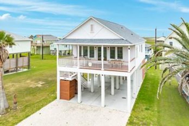 13119 Buccaneer Parkway, Freeport, TX 77541
