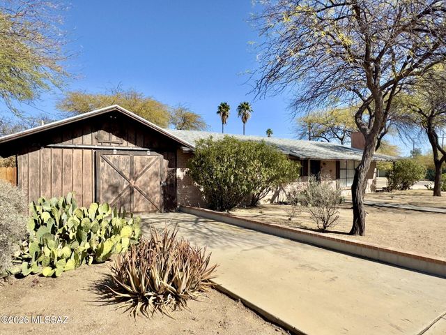 5427 E Eastland Street, Tucson, AZ 85711